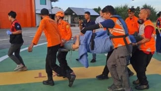 Wanita Pendaki Asal Belanda Terjatuh di Gunung Rinjani, Evakuasi Dilakukan dengan Helikopter