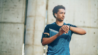 5 Smartwatch Terbaik untuk Taklukkan Marathon 2025!