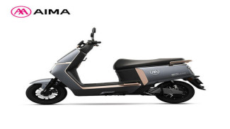 AIMA A700, Motor Listrik Stylish dengan Dua Versi Spesifikasi: Pilih Jarak Tempuh atau Teknologi Pintar?