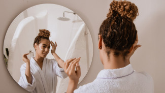 5 Bahan Skincare Paling Efektif Dipakai di Malam Hari