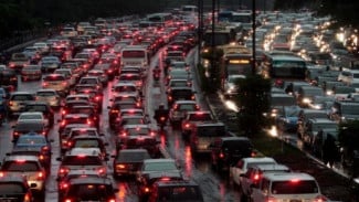 Jakarta Macet Total Malam Ini, Penyebabnya Bikin Geleng-Geleng
