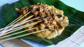 15 Makanan Khas Padang Paling Enak, Sekali Coba Langsung Ketagihan!