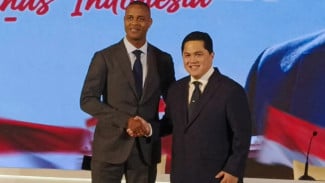 Media Belanda Bela Patrick Kluivert, Sindir Shin Tae-yong soal Gagalnya Timnas Indonesia
