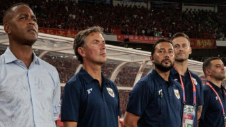 Patrick Kluivert Resmi Dipecat, Media Belanda Bongkar Nasib Tragis Eks Legenda Ajax di Timnas Indonesia