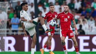 Louis van Gaal Dirumorkan Latih Timnas Indonesia? Ini 4 Alasan Kenapa Hampir Mustahil Terjadi!