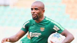 Greg Nwokolo Dukung Thomas Doll Latih Timnas Indonesia: “Dia Pelatih Besar, Bukan Biasa-Biasa Saja”