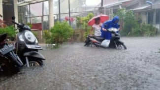Motor Kena Banjir? Begini Cara Servis Sendiri Tanpa ke Bengkel