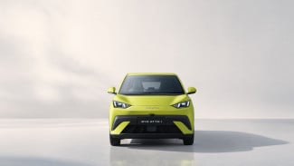 6 Mobil Listrik Rp100 Jutaan Goda Pengunjung GJAW 2025, Mana Paling Menarik dan Ramah di Kantong?