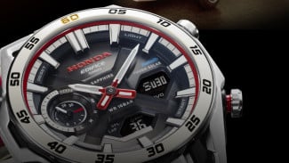 Casio x Honda Rilis Jam Edisi 60 Tahun Kemenangan F1, Desain Penuh Detail!