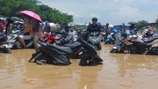 Cara Cepat Mengatasi Motor Mogok Akibat Banjir Tanpa Merusak Mesin