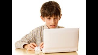 Laptop Lama Mulai Tertinggal? Ini 3 Tanda Kamu Butuh Laptop AI Sekarang!