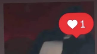 Viral Foto Mesra Pejabat AD & Artis, Davina Karamoy Terseret?