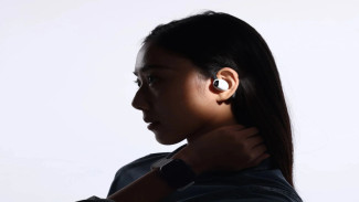 Earbuds AI Lightwear Hadir dengan Kamera HD dan Navigasi Canggih