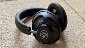 Review JLab JBuds Open Wireless: Inovasi yang Berisiko?