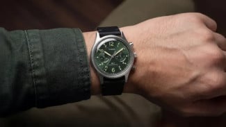 Timex Rilis 2 Jam MK1 Chronograph Baru dengan Dial Sunray & Strap Kulit