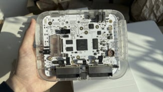 SuperStation One Lite Pangkas Output Analog, Seberapa Menarik Konsol FPGA Ini?