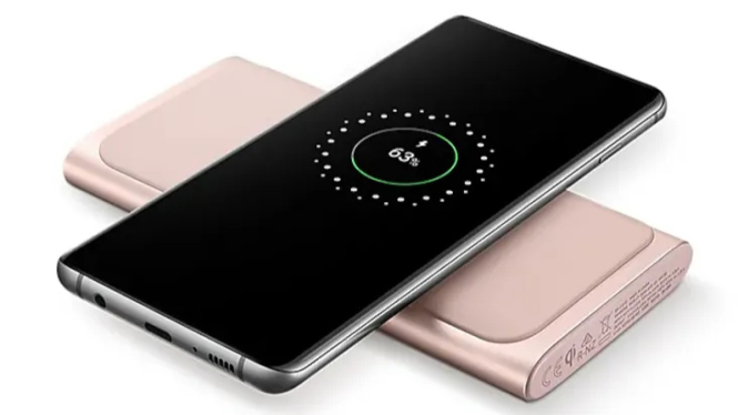 Samsung Hadirkan Power Bank 10.000mAh dengan Wireless Charging!