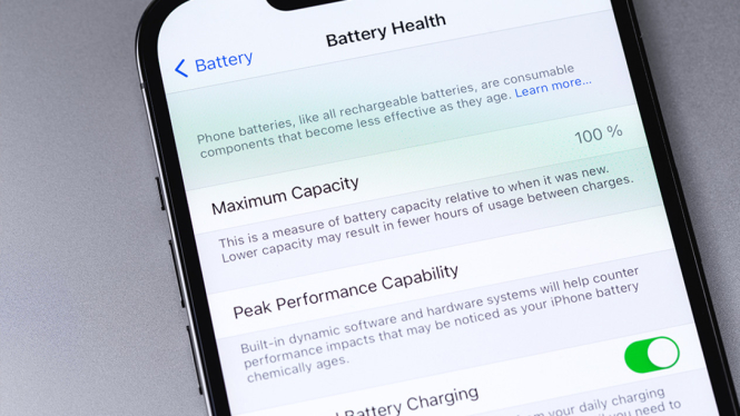 Menutup Aplikasi iPhone: Benarkah Memperpanjang Kesehatan Baterai iPhone?