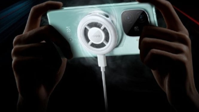 Atasi Panas Smartphone Saat Bermain Game dengan iQOO Magnetic Cooling Back Clip!