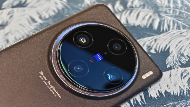 10 HP Terbaik 2024 dengan Kamera Setara DSLR dan Bergaransi Resmi di Indonesia