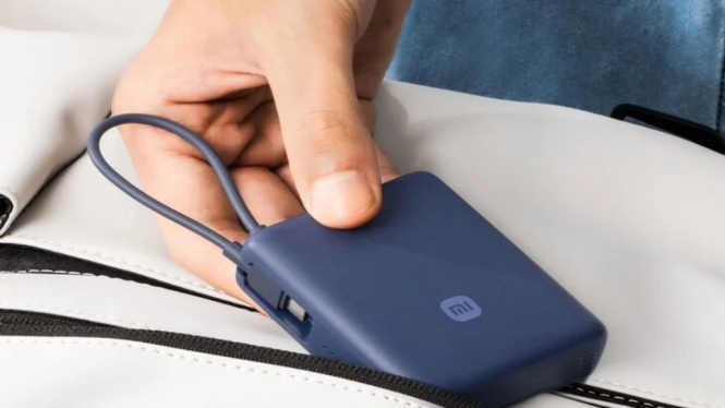 Xiaomi Rilis Power Bank Unik dengan Kabel yang Bisa Jadi Tali Gantungan