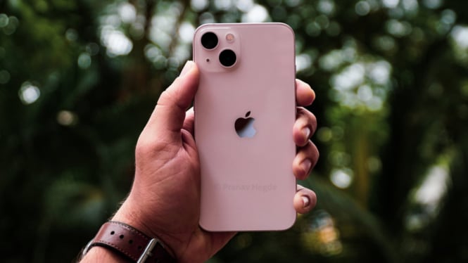 Iphone 13 Masih Sangat Layak Di Beli di Akhir 2024, ini Dia Kelebihan dan Kekurangannya. Masih Banya