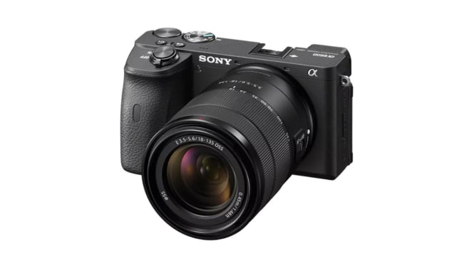 Sony Alpha A6600 Kit E18-135mm: Solusi Lengkap untuk Kreativitas Fotografi