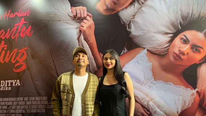 Link Nonton Film Catatan Harian Menantu Sinting 2024: Raditya Dika & Ariel Tatum Hidup Bareng Mertua, Banyak Konflik Kocak!