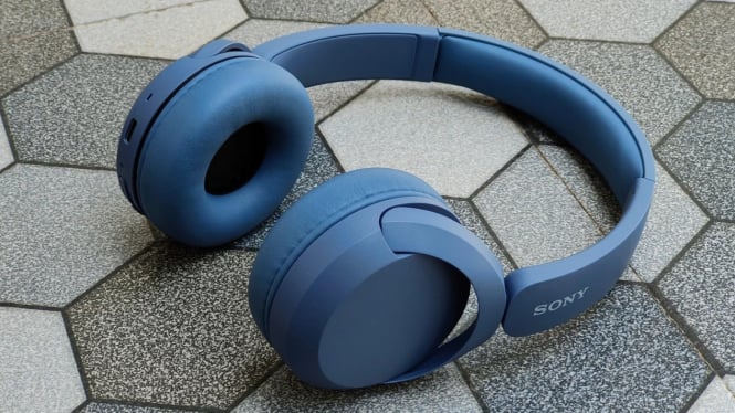 Sony WH-CH520: Headphone Bluetooth Ringan dengan Suara Jernih dan Baterai Tahan Lama