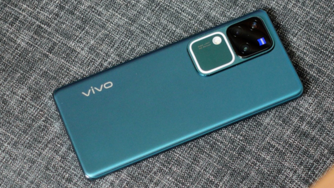 Kabar Baik, Vivo V30 5G Turun Harga, HP Slim Dengan Kamera Ultrawide 50MP Kini Makin Terjangkau!