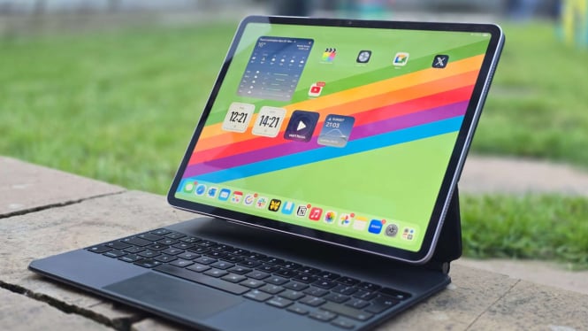 iPad Air M2 13 Inch: Tablet Praktis dan Multifungsi dengan Desain Minimalis