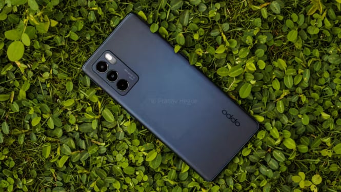 OPPO Reno 6 Pro 5G: Ponsel Premium Kini Setengah Harga!