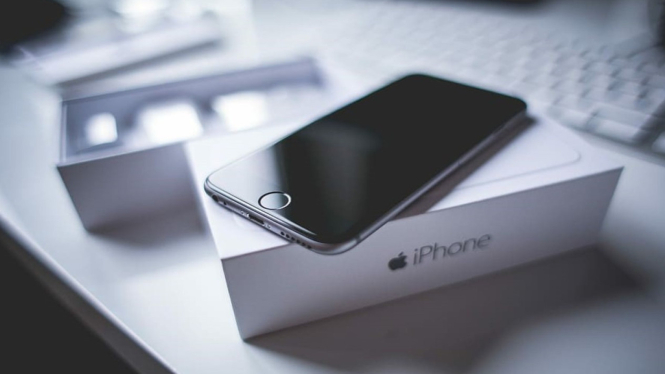 iPhone Tanpa Bezel: Desain Futuristik Apple yang Ditunggu-Tunggu, Rilis 2025?