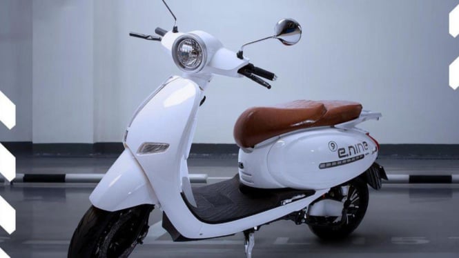 75km Sekali Cas! Enine T1 Lit, Motor Listrik Performa Tinggi dengan Desain Keren!