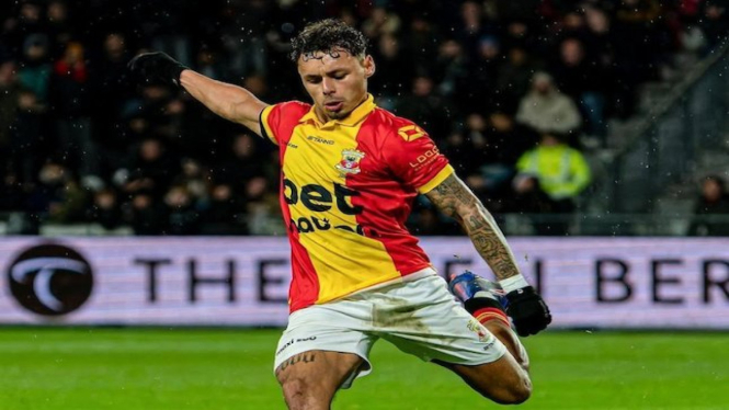Dean James: Bek Lincah Eredivisie