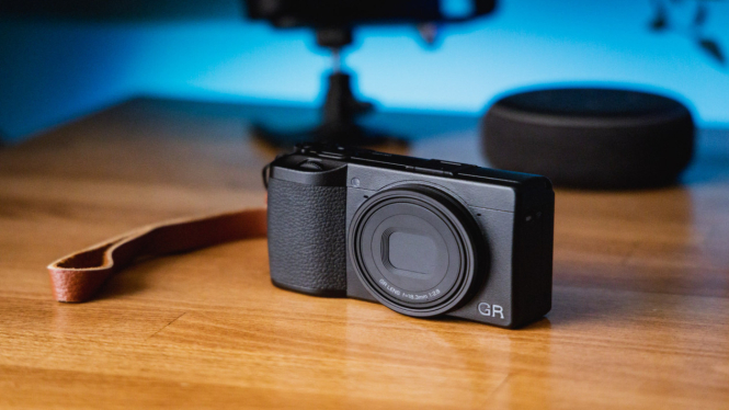 Ricoh GR III: Kamera Kompak Premium