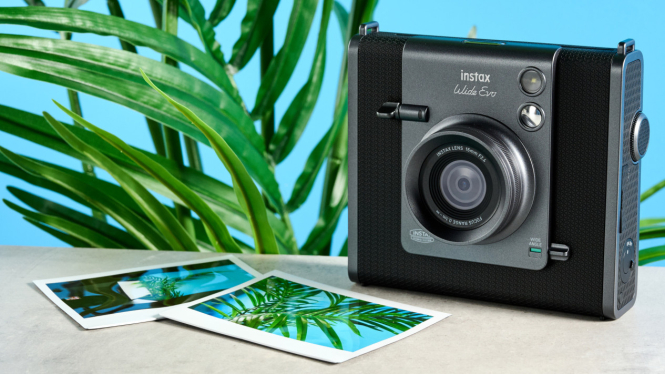 Fujifilm Instax WIDE Evo Resmi Hadir di Indonesia, Kamera Instan Hybrid dengan Format Lebih Besar!