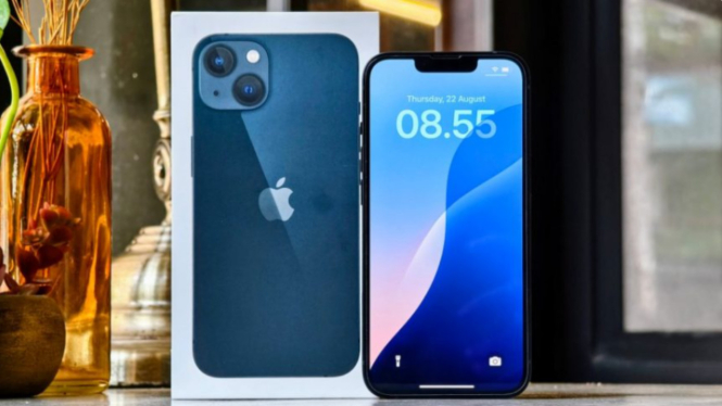 iPhone 13 Jadi Raja Tahun 2025! 5 Alasan Kenapa Lebih Recommended dari iPhone 16e, Harga Turun Drastis!
