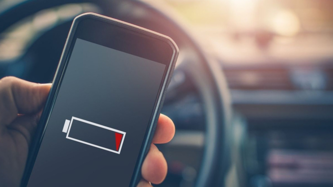 Cara Efektif Hemat Baterai Smartphone di Perjalanan Panjang