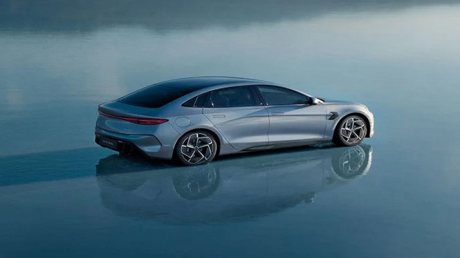 BYD Seal – Sedan Futuristik dengan Jarak Tempuh 700 km