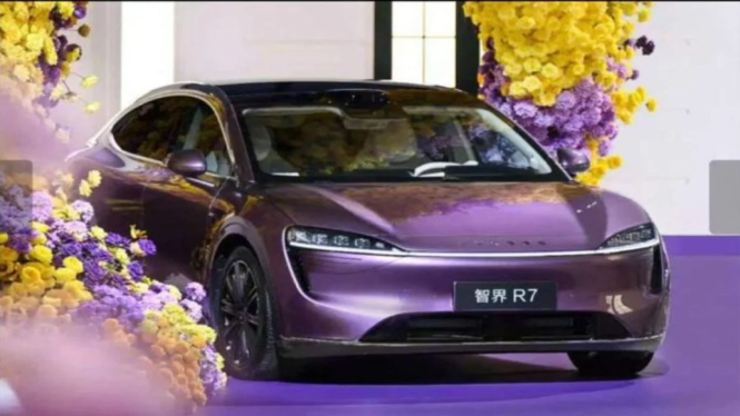 Huawei Luxeed R7 Resmi Dirilis: SUV Canggih