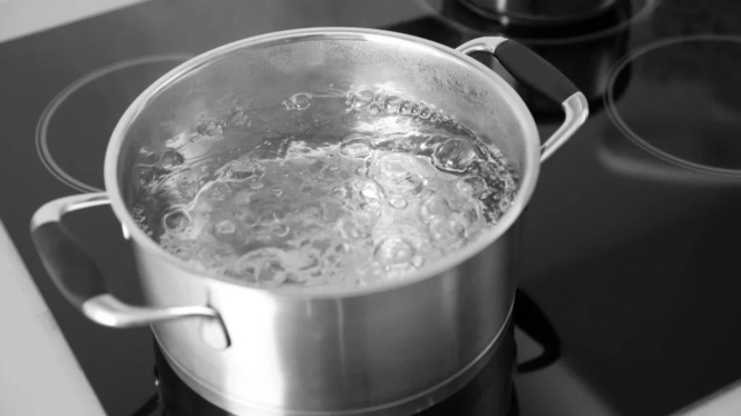 Rahasia Masak Air Cepat Mendidih dengan Teknik Ini! Tips Cerdas Untuk Hemat Gas