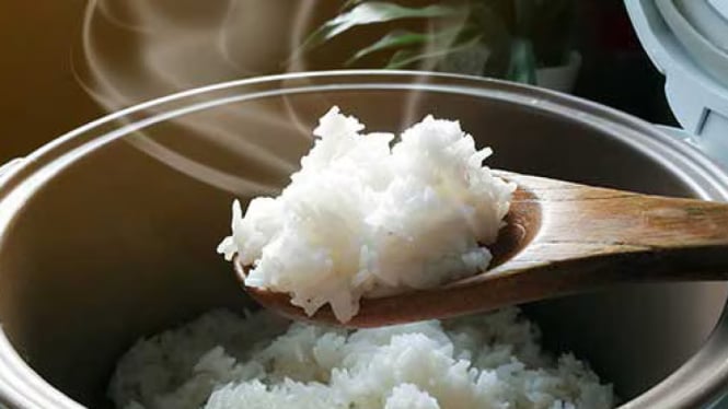 Rahasia Nasi Pulen tanpa Mudah Kering di Rice Cooker