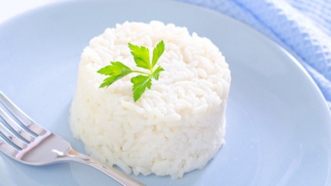 Manfaat dan Tips Menyimpan Nasi Sisa di Kulkas dengan Benar