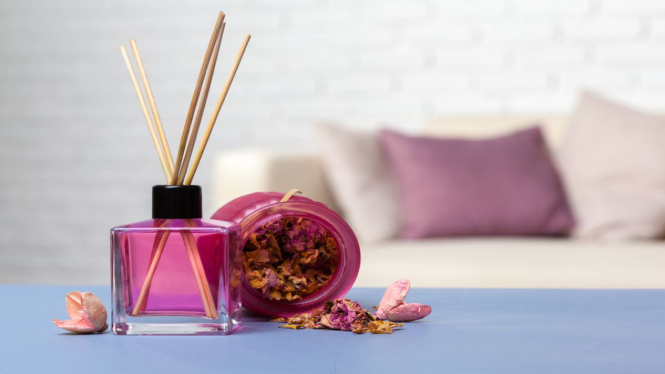 Rahasia Rumah Wangi Gak Pake Mahal! DIY Pewangi Ruangan Otomatis dari Kaleng Bekas