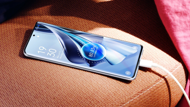 Mata Auto Terpana! 7 HP OPPO Layar Lengkung Terbaik 2025: Cantik, Canggih, Terjangkau Sesuai Budgetmu!
