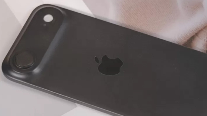 iPhone 17