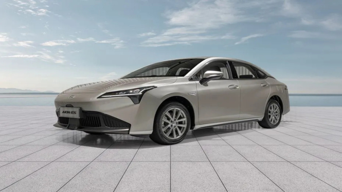 GAC Aion ES: Sedan Listrik Nyaman dengan Jarak Tempuh 442 km