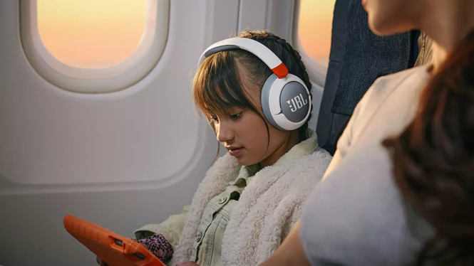 JBL Junior 470NC
