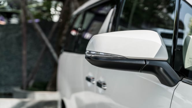 Spion Mobil Dicuri